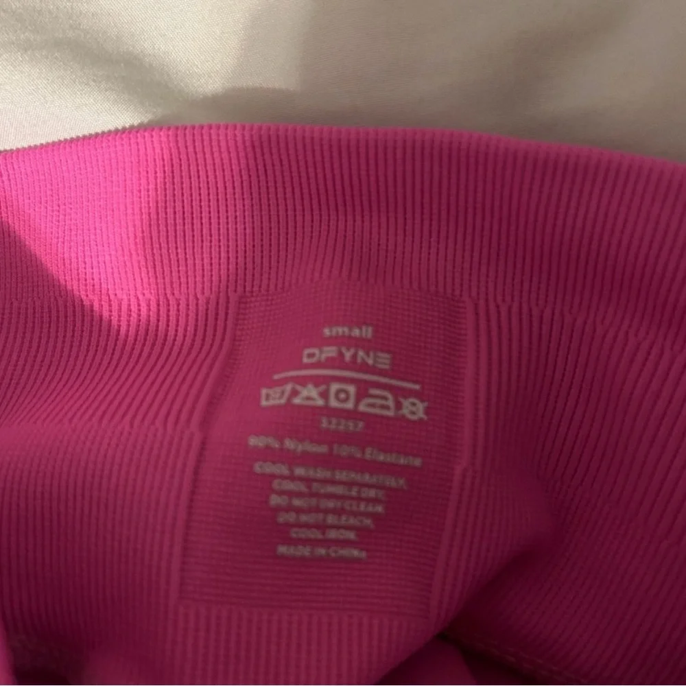 DFYNE impact shorts 4.5” Bright Fuchsia 
Size: Small - Picture 5 of 5